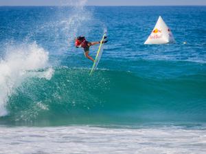 Surfe: Brasil avança com três atletas às quartas de final na África do Sul