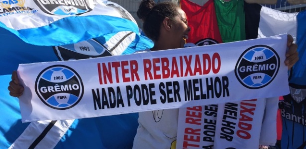 Faixas de Inter rebaixado dividem espaço com Grêmio campeão e fantasma da B