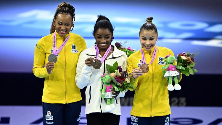 Rebeca Andrade se garante em quatro finais e Flavia Saraiva em duas no  Mundial de ginástica, Farol