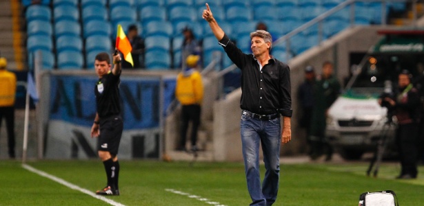 Grêmio tem como prioridade em 2017: Centroavante