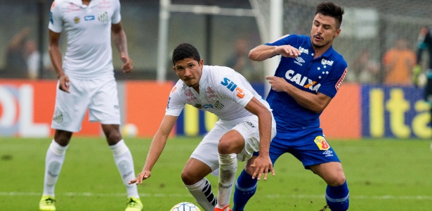 Com gol contra bizarro, Santos vence o Cruzeiro na reestreia de Mano Menezes