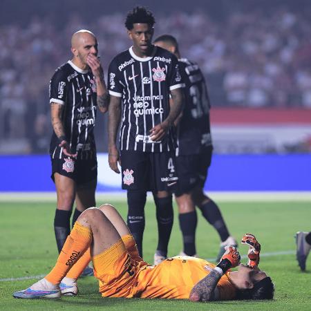 Corinthians sofre na criação de jogadas e perde para o São Paulo no jogo de  ida