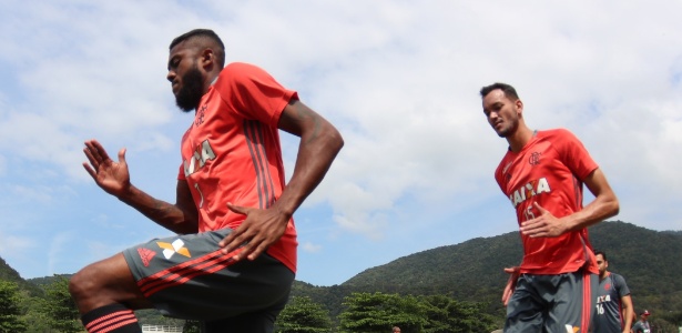 Flamengo e dupla Gre-Nal agitam segunda-feira no mercado da bola