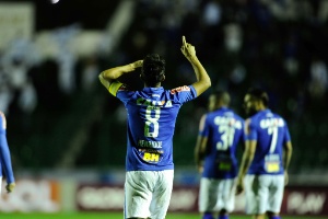 Autor de gol do Cruzeiro assume falha em triunfo sobre Figueirense