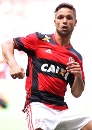 Diego vai bem novamente em estreia e anima Flamengo com tempo extra