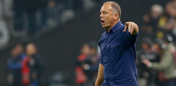 Mano vê evolução, mas usa até Galvão Bueno para frear oba-oba no Cruzeiro