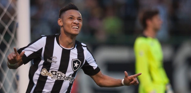 Botafogo libera Neilton e futuro do atleta  fica nas mãos de Mano Menezes