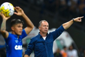 Atento ao BR, Cruzeiro abre semana de tudo ou nada na Copa do Brasil