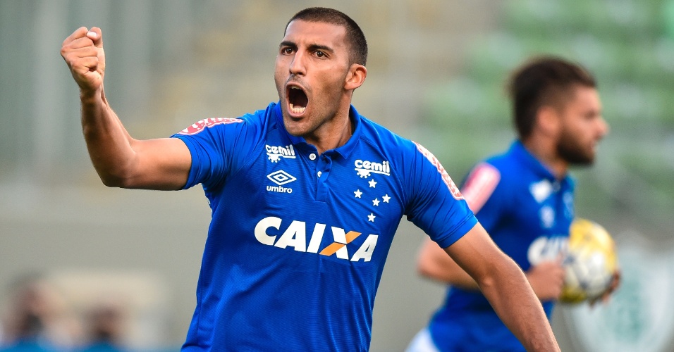 Goleador do Cruzeiro, argentino Ramón Ábila tem mais gols no ano que artilheiro do Brasil