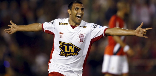 Cruzeiro define atacante do Huracán como plano B para Nilmar