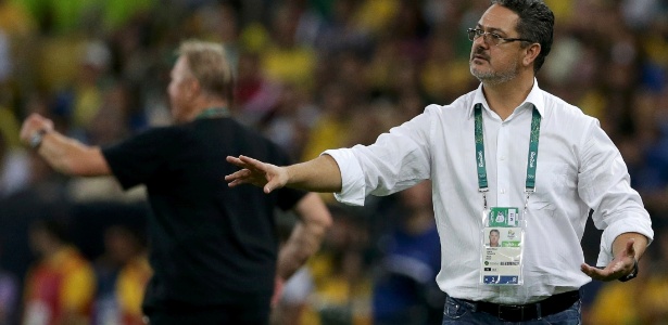 Grêmio mira perfil "sanguíneo e emergente". Milton Mendes e Micale cotados