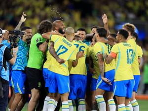  SELEÇÃO COM GALVÃO 