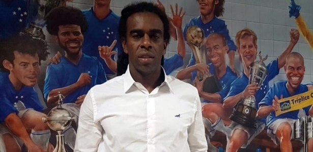 Agora gerente, Tinga elogia elenco do Cruzeiro: Não perde para ninguém