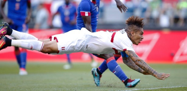 Pressionado e sob olhares da China, Guerrero busca volta por cima no Fla