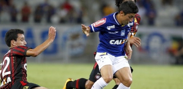 Rafael pega pênalti nos acréscimos e garante vitória do Cruzeiro