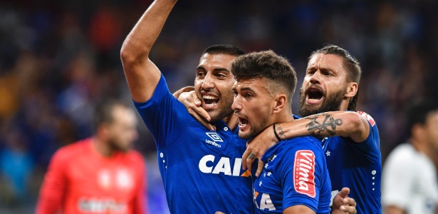 Troca forçada muda a partida e Arrascaeta entra para virar o homem do jogo