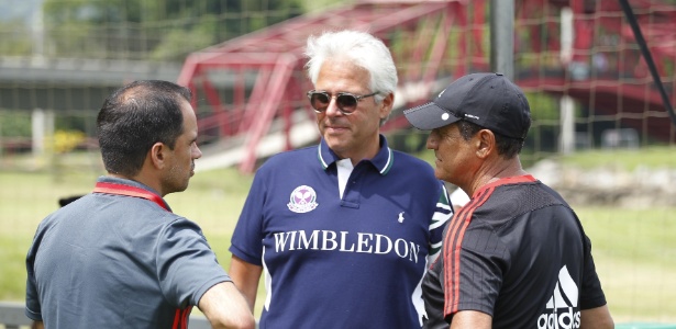 Diretoria tenta acertar com zagueiro até o início do Campeonato Brasileiro