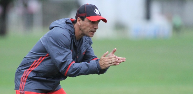 Zé Ricardo terá aumento, mas não sabe se será efetivado ou virará auxiliar