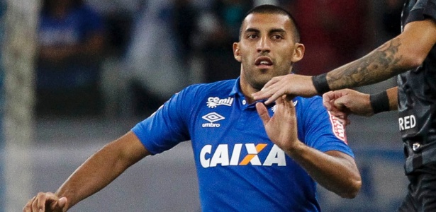 Chances perdidas custaram caro e jogadores do Cruzeiro lamentam virada