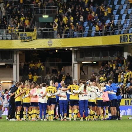 Em meio a crise, seleção feminina da Espanha vence Suécia na