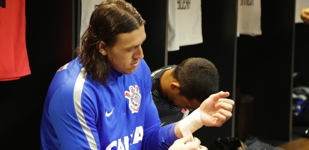 Corinthians vê assédio sobre Cássio e se irrita com Grêmio: Paguem multa