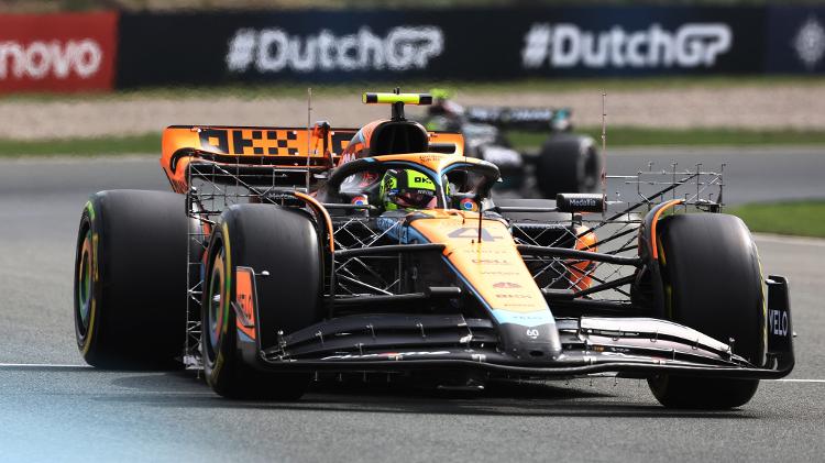 Verstappen e Norris lideram os primeiros treinos da Fórmula 1, marcado por  acidente que tira Ricciardo do final de semana