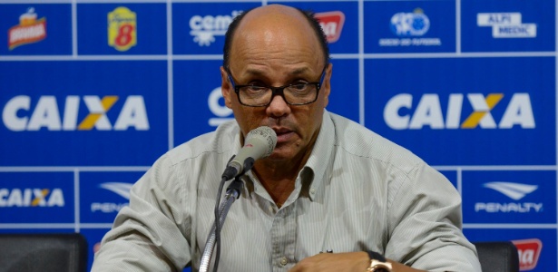 Estudioso, interino do Cruzeiro é elogiado e reúne conhecimento em livro