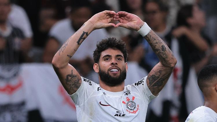 Corinthians fica no empate com o Grêmio em jogo de oito gols no Brasileirão