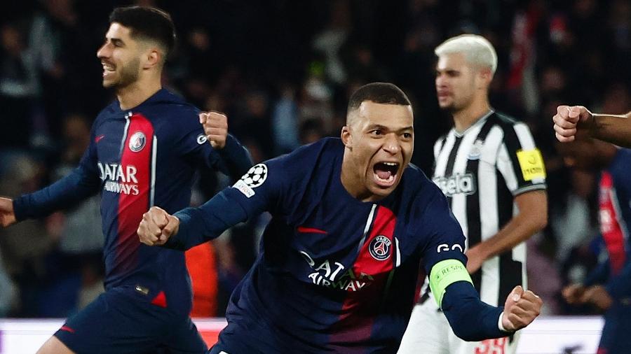 Mbappé celebra gol do PSG sobre o Newcastle em jogo da Champions League