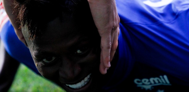 Multa de R$ 3 mi para rescindir com Cruzeiro irrita agente de Riascos