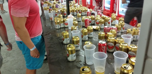 Selfies e lucro 260% maior: a volta da cerveja aos estádios do Rio