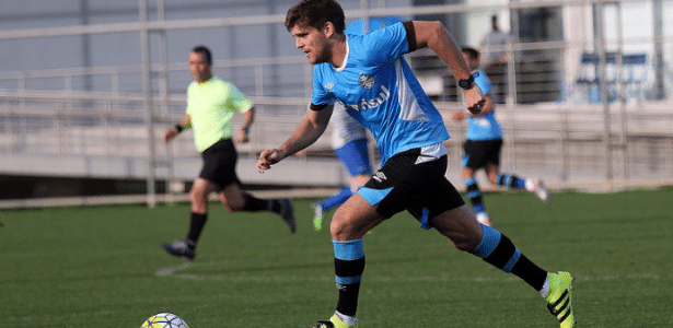 Copa do Brasil e suspensão de Geromel aproximam estreia de gringo no Grêmio