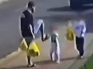 Homem que chutou menina no PR é denunciado por tortura e lesão aos filhos