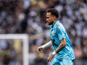 Como foi único jogo de Neymar no sintético desde a volta ao Santos