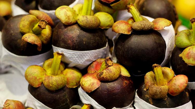 Mulher dá dicas de como escolher frutas no mercado, e vídeo viraliza;  assista