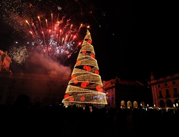 Αποτέλεσμα εικόνας για arvore de natal lisboa 2014