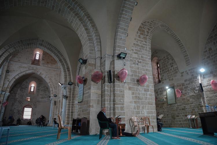 Mesquita símbolo de Gaza é destruída durante bombardeios