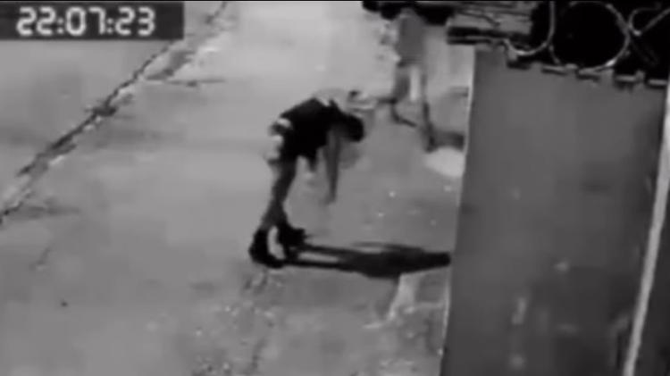 Câmera de vigilância mostra instante seguinte a PM ser baleado