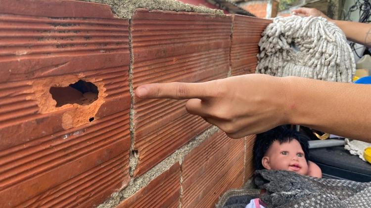 Sangue e balas na parede: moradores dão relatos do medo de morrer no Guarujá; O assassinato de um policial militar