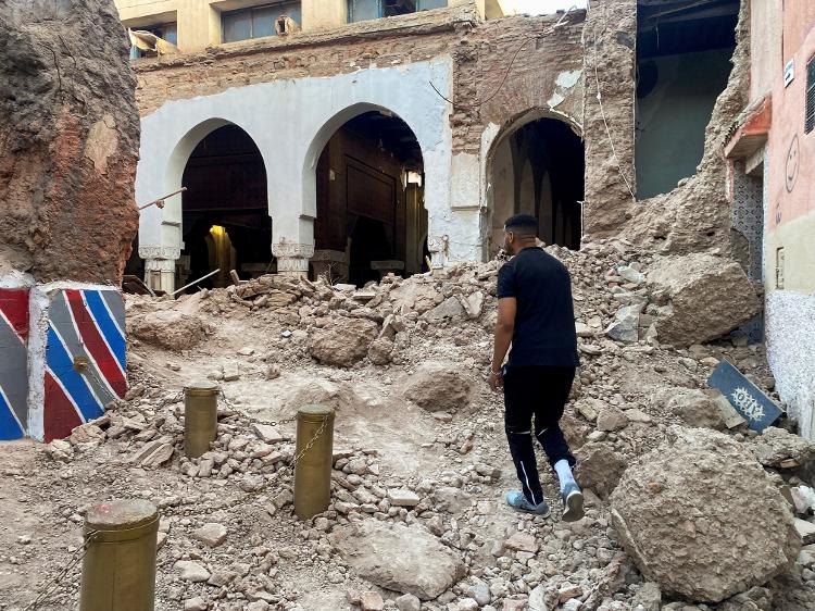  A cidade histórica de Marrakesh sofreu danos decorrentes do forte terremoto que atingiu o Marrocos na sexta-feira (8)