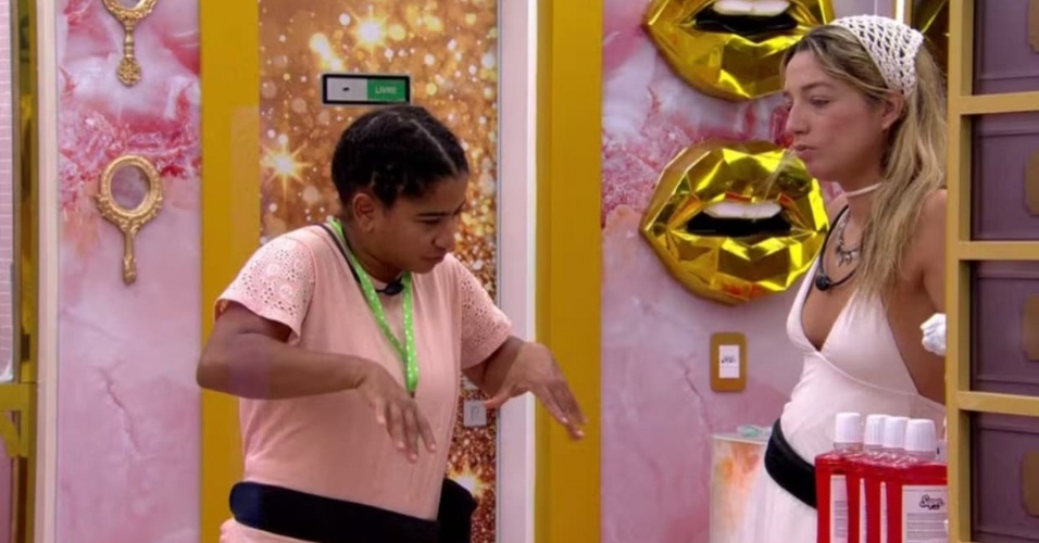 Milena e Samira conversando no BBB 26